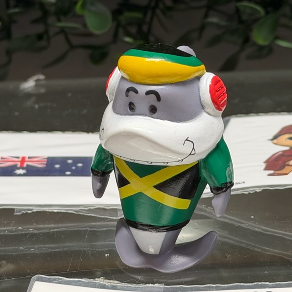 World Explorer Action Figure Set - Picture 2 of 7